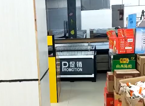 洛阳市白鹤镇群泰购物广场超市货架案例