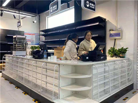 焦作市博爱铭源购物超市货架安装完毕