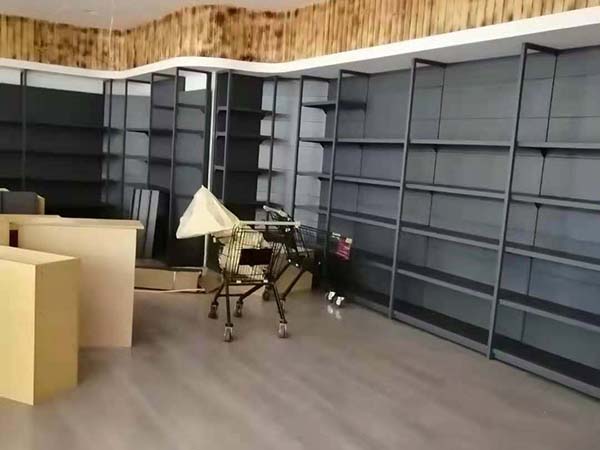 拐角超市货架